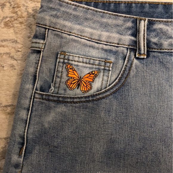 MissLook Sz 16 Light Wash Blue Jean Shorts High Rise Sunflower Design Rolled - Picture 3 of 5